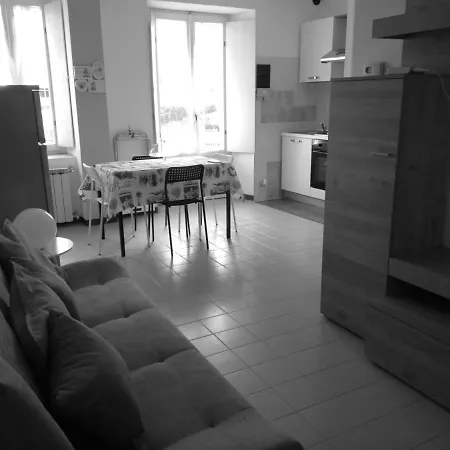 Tra La Stazione E Il *