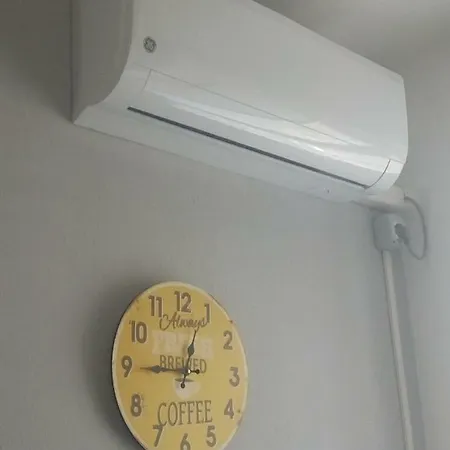 Tra La Stazione E Il Appartement *